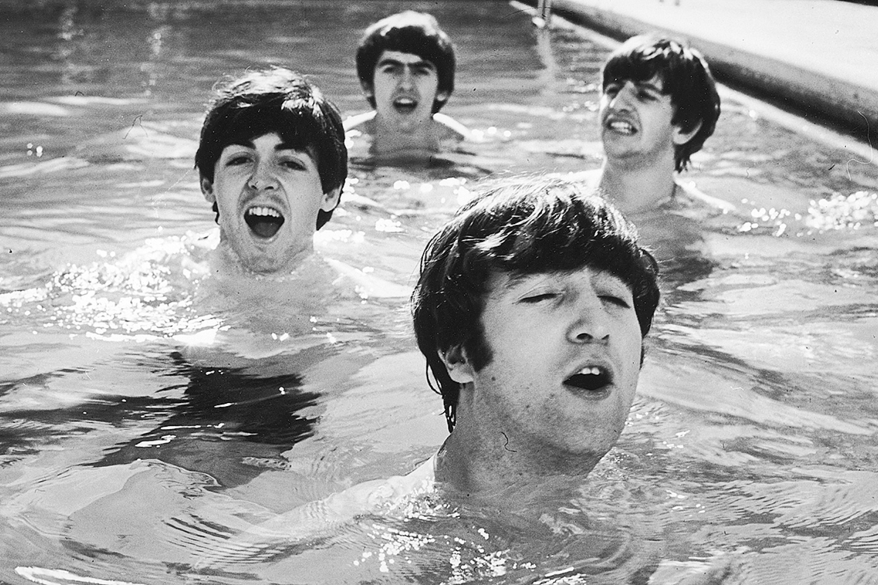 Beatles, swimming pool